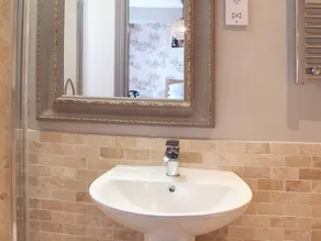 Flower Pot Hotel - Bathroom