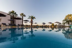 Mythic Summer Hotel - Basseng