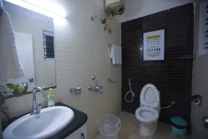 TheLemoura - Bathroom