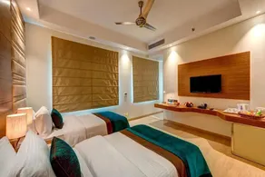 The Astor - Room