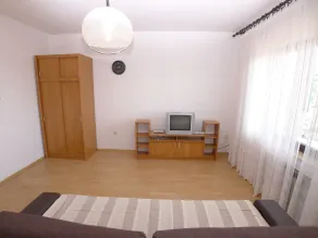 8 Person 3 Bed Apartment With Pool Near the Beach - Quarto
