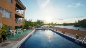 Dundee Bay Villas - Piscine