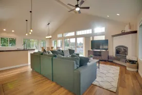 Familienhaus am Lake Chelan mit Berg- und Seeblick! - Innenbereich