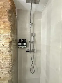 Hotel Catalina Suites - Bathroom