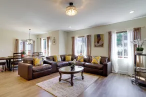 Updated Family Home w/ Patio in Brighton - Innenbereich