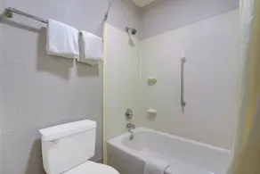 Travel Inn Lebanon Nashville Near I-40 - Badrum