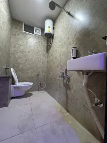 Hotel LOTO Central Ujjain Railway Station - Badezimmer