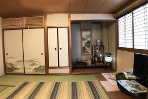 Nakagawa's Cozy House - Rom