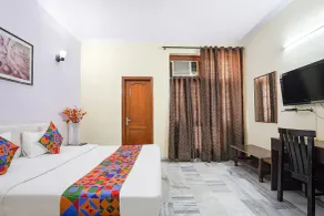 FabHotel Ivy Inn - Nr ISKCON Temple Noida Sec 35 - Rum