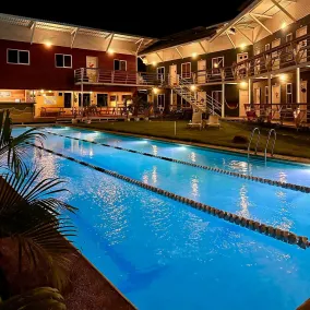 Hotel Tama Lodge - Piscina