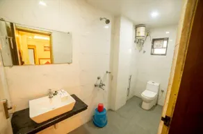 Hotel Sonajhuri - Bathroom
