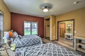 Lakefront Wisconsin Dells Home w/ Game Room - Interiør