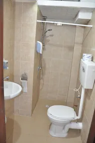 City Center Apartments - Bathroom