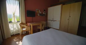 Almarinae apartamentos - Værelse