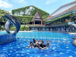 Bukit Daun Hotel & Resort - Pool