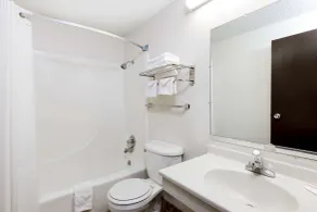 Super 8 by Wyndham Norfolk - Salle de bain