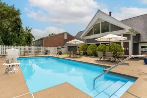 Quality Inn Morgantown - Pool