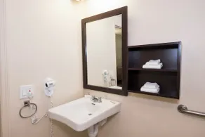 Red Roof Inn PLUS+ Poughkeepsie - Badezimmer