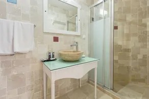 Alaroof Hotel  ( +15 ) - Bathroom