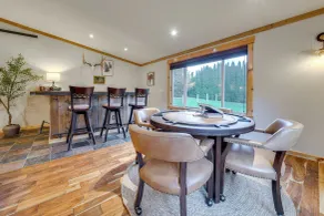 NW Family Oasis: 6BR Modern Gem Near Rainier! - Interiör