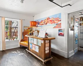 Bunk & Brew Historic Lucas House - Hostel - Reception