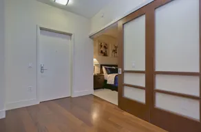 Channelside Luxury Retreat Spacious 2BR 2BA Condo with Pool, Balcony, Sauna & Gym - Rum