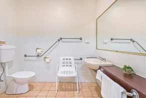 Econo Lodge Savannah Park Tamworth - Bathroom