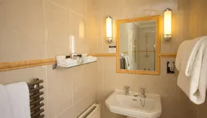 Imperial Hotel - Bathroom