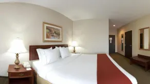 Holiday Inn Express Hotel & Suites Franklin-Oil City by IHG - Rom
