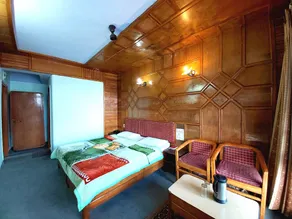 Goroomgo Radha Continental Nainital - Room
