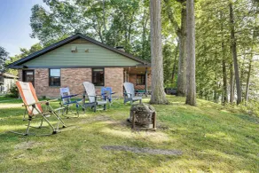 Game Room & Hot Tub! Waterfront Gem on Lake George - Parte interna