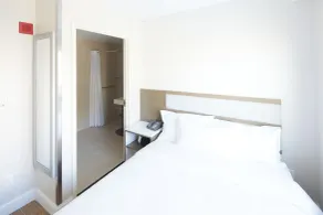 Mayfair Inn and Suites - Camera