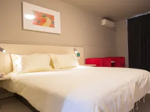 Microtel by Wyndham Kunming City Center - Zimmer