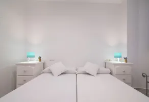 Apartamentos Granata - Room