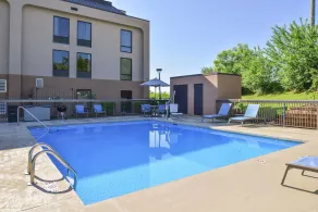 Hampton Inn Staunton - Piscine