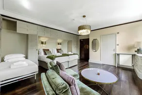 The Tudor Mansion - Room
