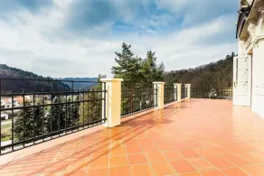 Zamek Krtiny  - Vista do quarto