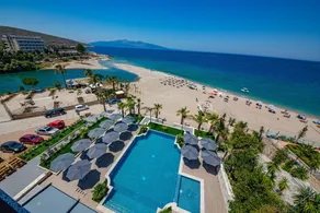 El Primero Hotel - Piscina