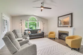 Spacious Detroit Lakes Home w/ Private Deck! - Intérieur