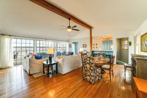Summer Getaway on Kentucky Lake w/ Private Dock - Innvendig
