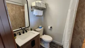 Snowriver Mountain Resort - Bathroom