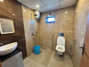 HOTEL MADHAVA RESiDENCY - Bathroom