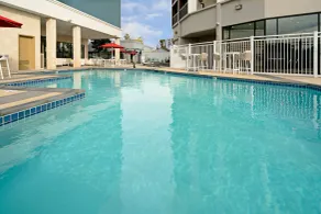Staybridge Suites - Long Beach Airport by IHG - Piscine