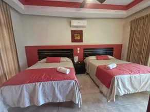 Hotel y Suites Los Encantos - Vue de la chambre
