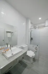 Eng Fah Luang Hotel - Bathroom