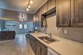 Cozy Cle Elum Cabin w/ 3 Acres & Stocked Pond - Interiør