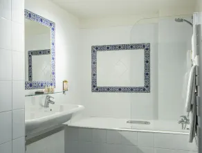 Hôtel d'Orsay - Esprit de France - Bathroom