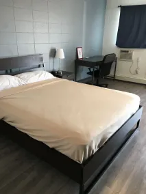Howard Johnson by Wyndham Grande Prairie - Chambre
