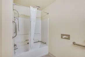 Econo Lodge Whitehall near Michigan's Adventure - Salle de bain