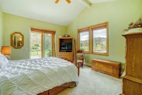 Stunning Hopland Vacation Rental w/ Pool & Hot Tub - Rum